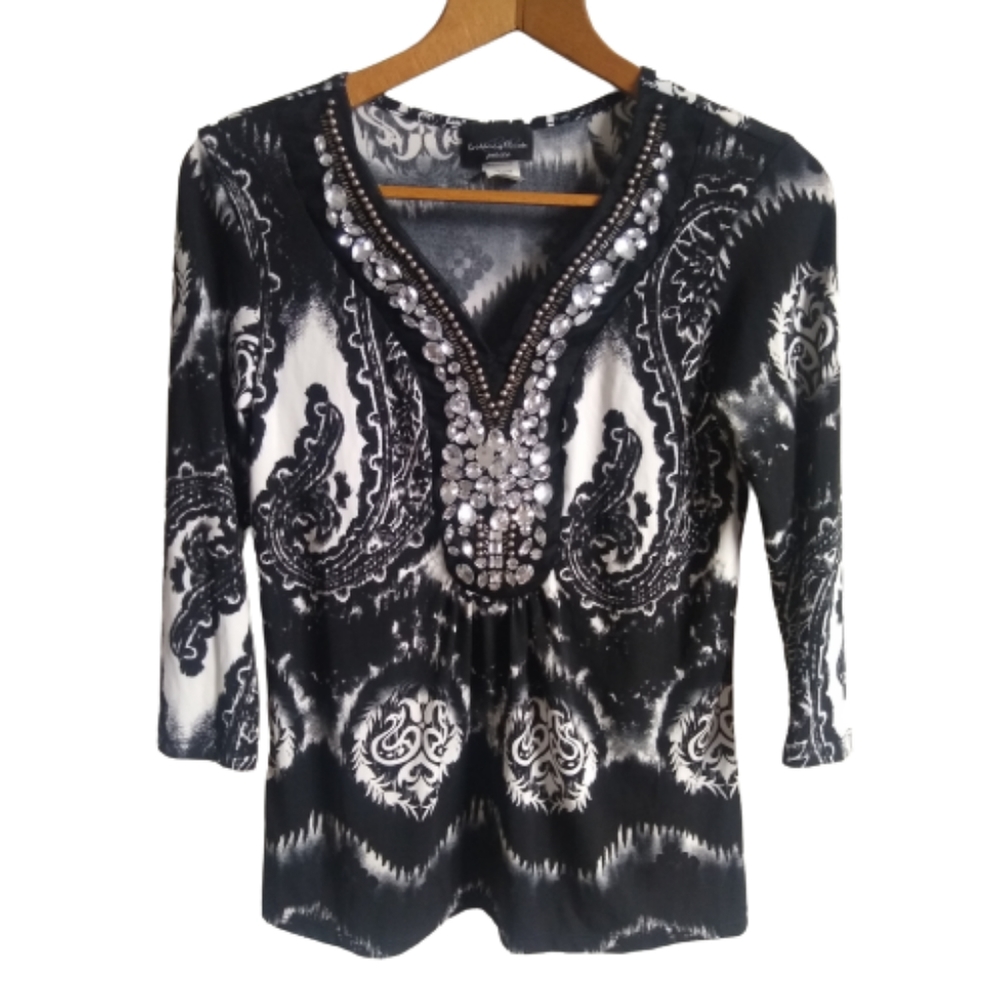 Black and White Top with Embellished V-Neck NWOT Size Petite Small